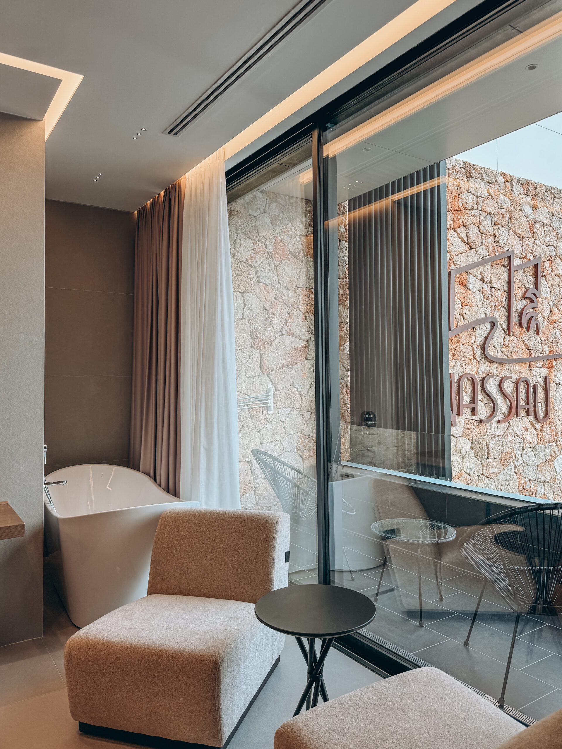 SUITE ROOM