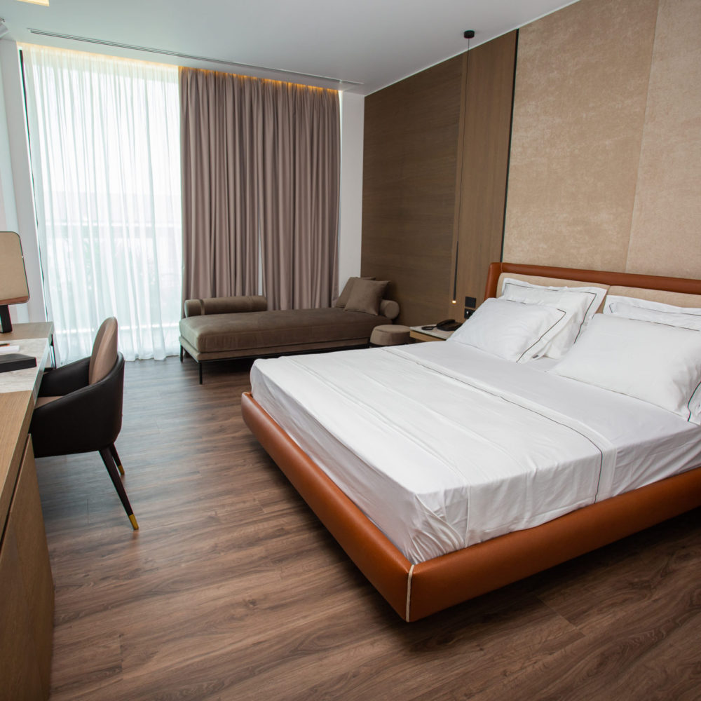 IMG_7136-scaled-1000x1000-1 DELUXE TRIPLE ROOM