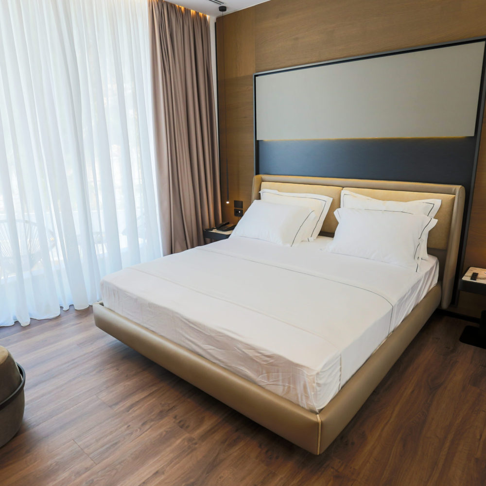 IMG_7349-scaled-1000x1000-1 FAMILY SUITE ROOM